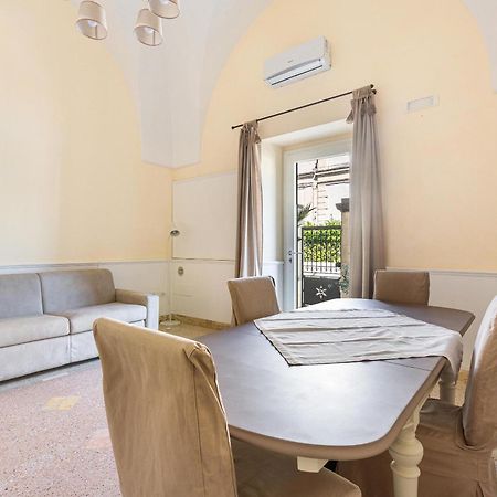 Dimora Le Tre Muse Guesthouse Lecce Kültér fotó