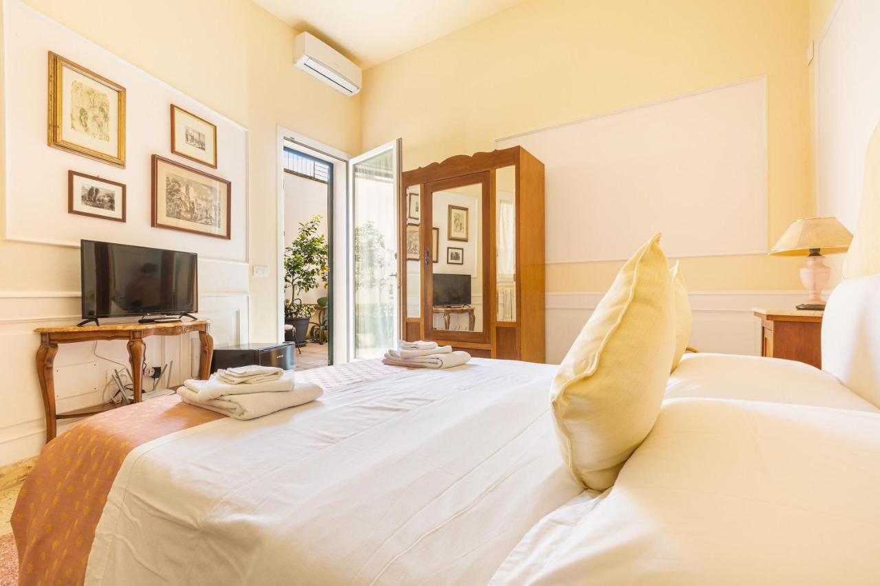 Dimora Le Tre Muse Guesthouse Lecce Kültér fotó