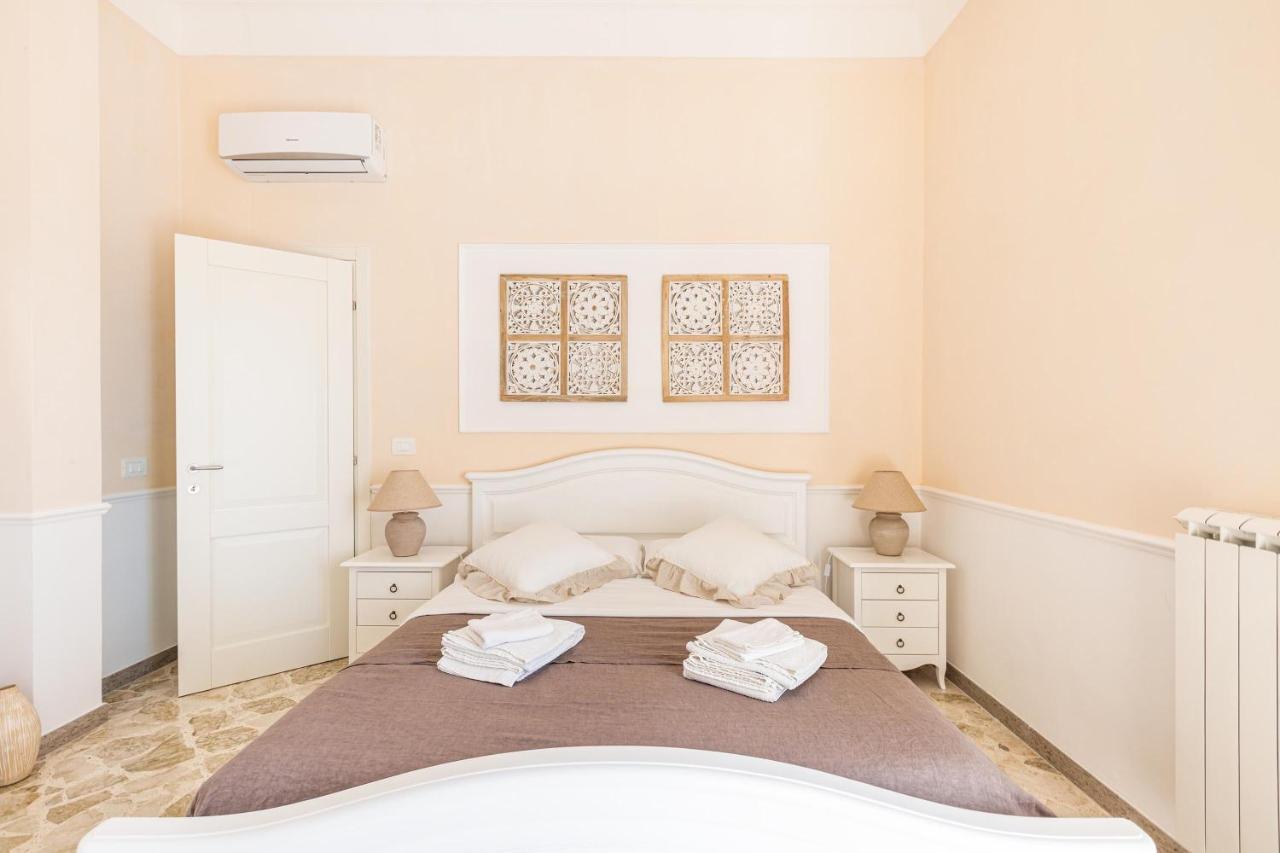 Dimora Le Tre Muse Guesthouse Lecce Kültér fotó