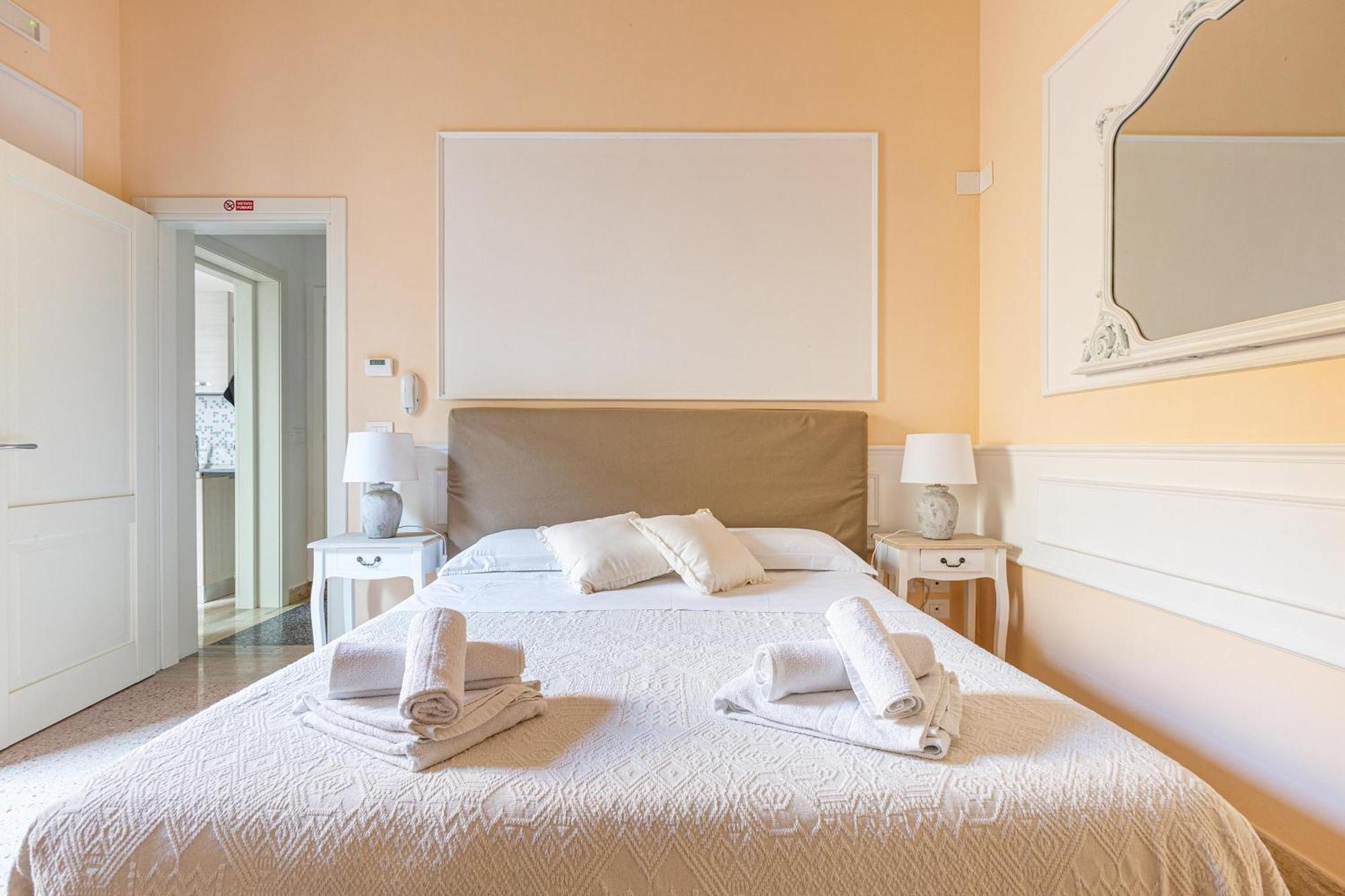 Dimora Le Tre Muse Guesthouse Lecce Kültér fotó