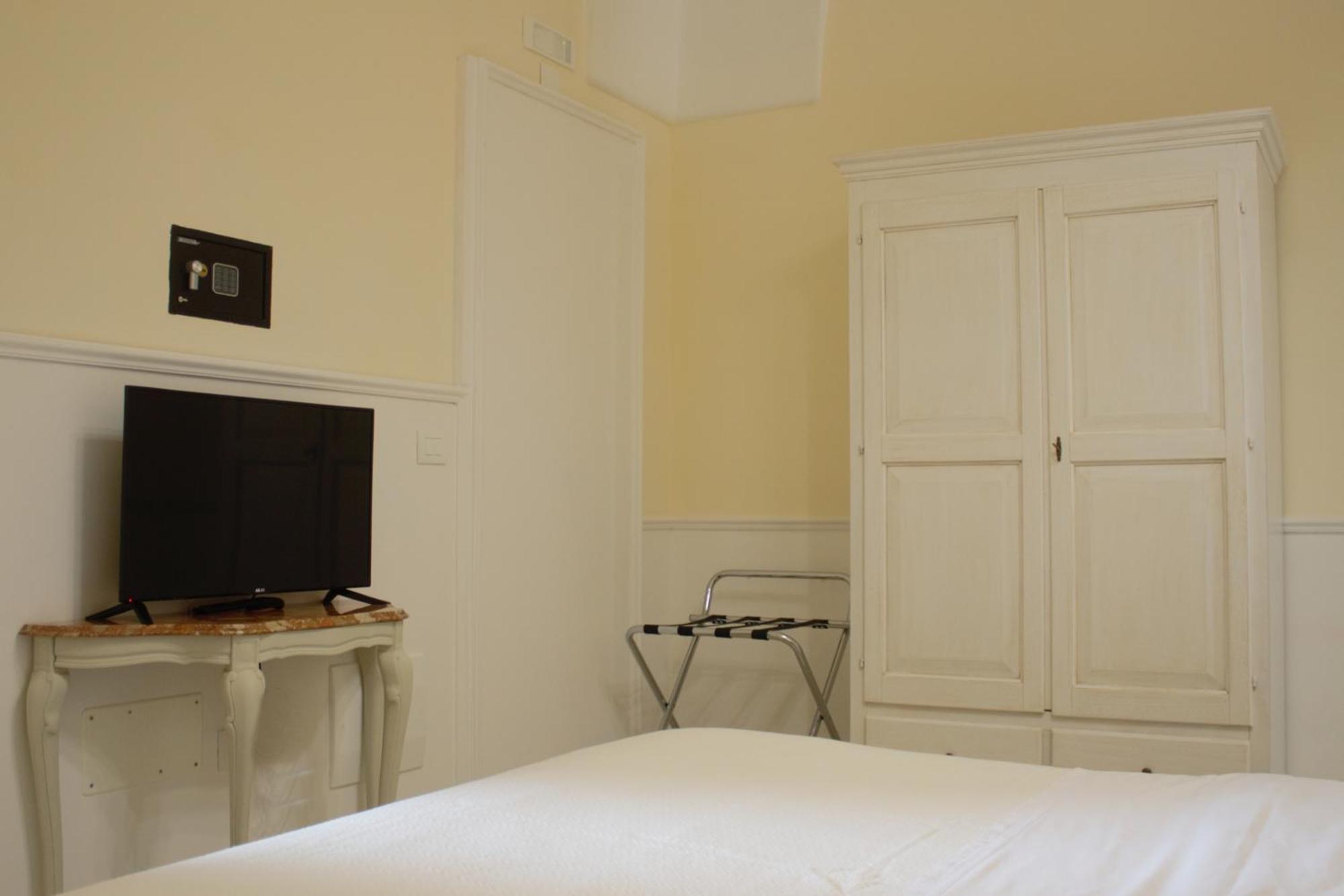 Dimora Le Tre Muse Guesthouse Lecce Kültér fotó